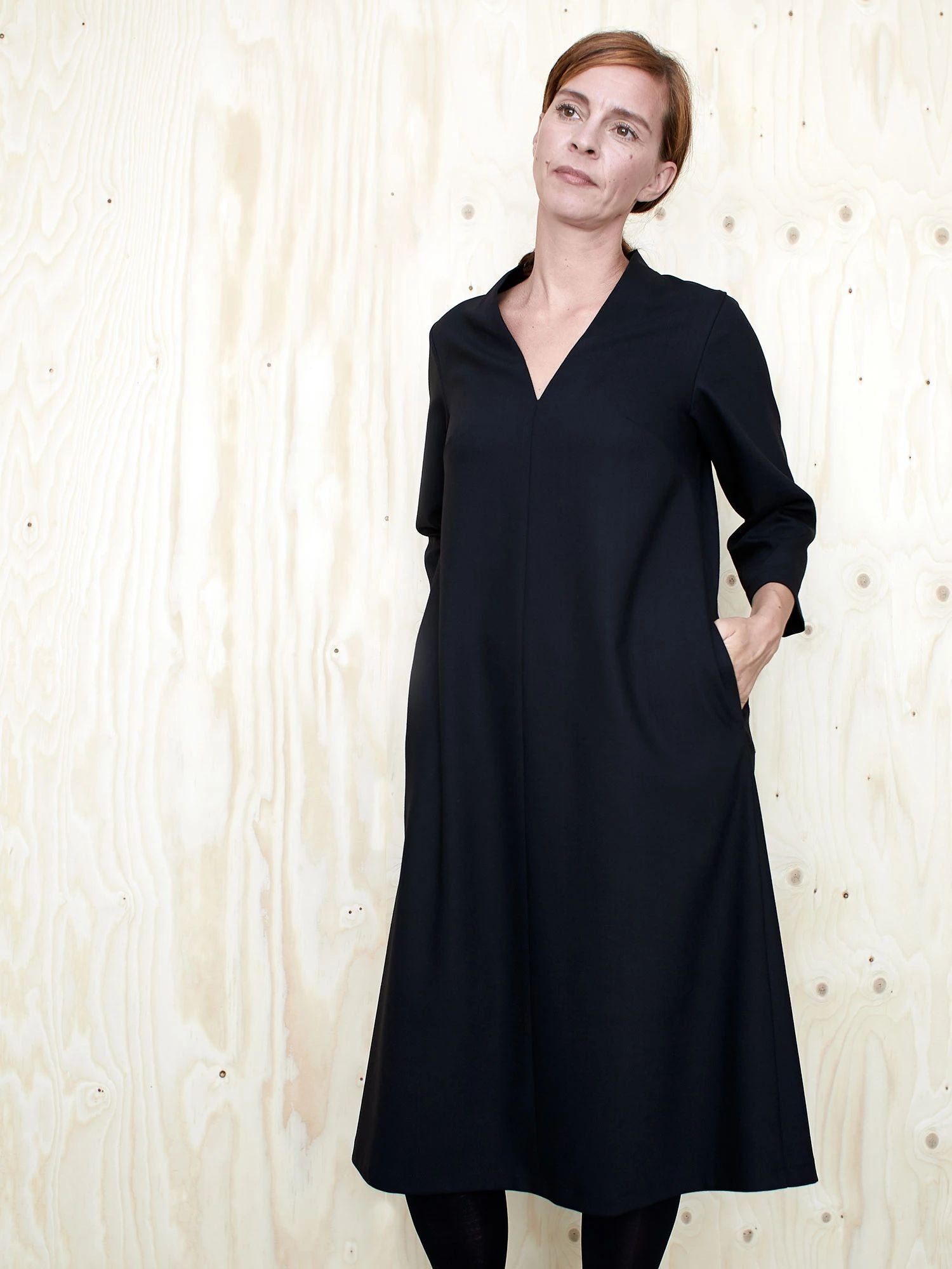 V-Neck Dress Papierschnittmuster von The Assembly Line
