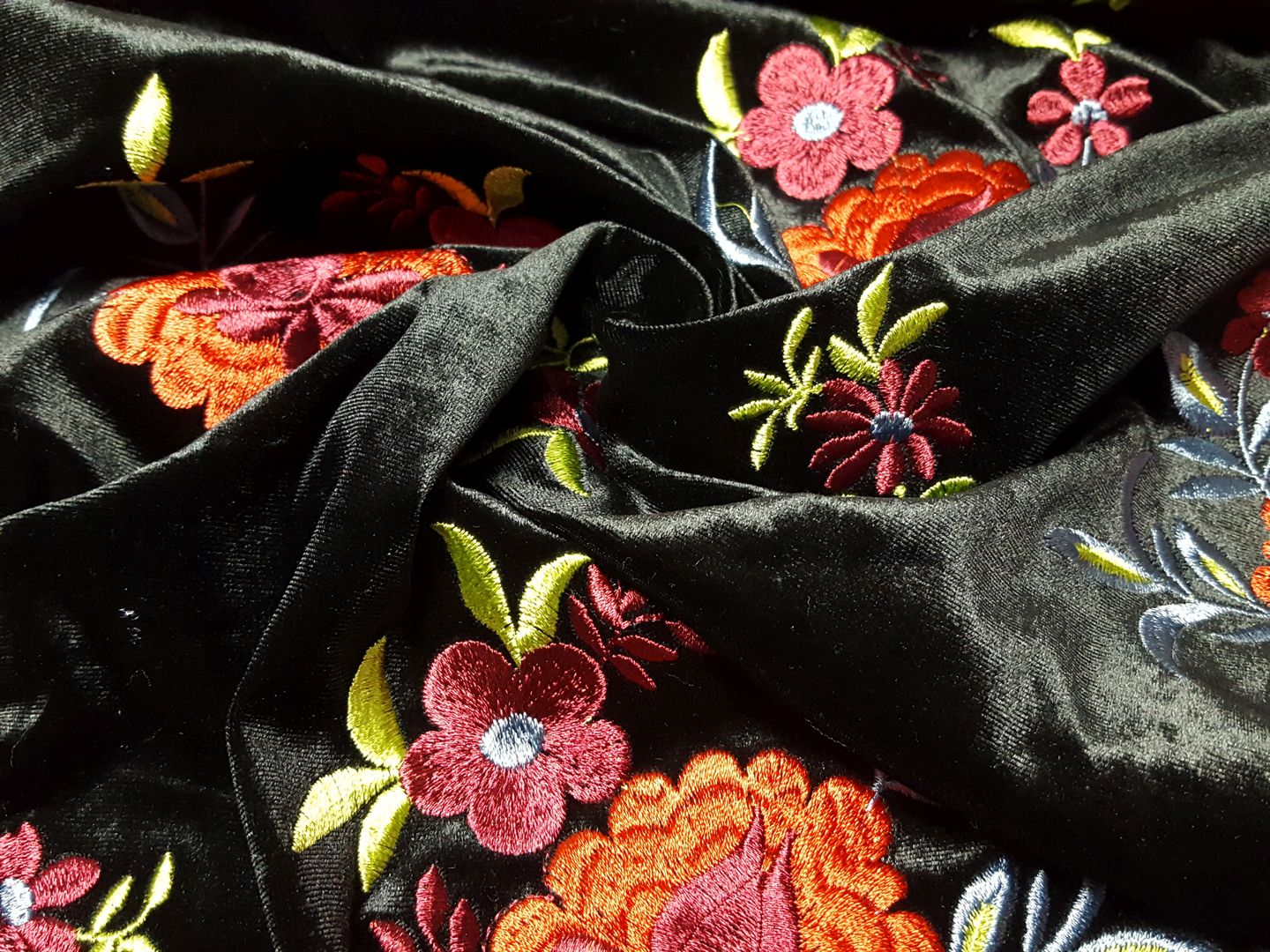 Velva schwarz/bunt