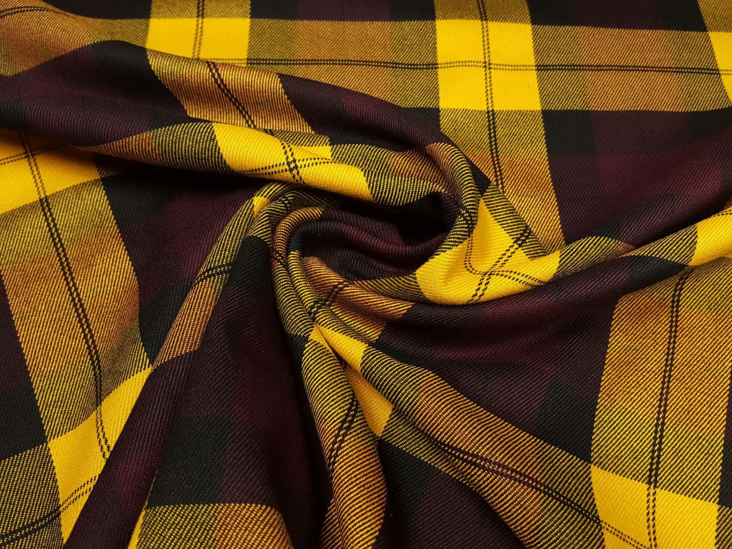Viskose Twill schwarz/bordeaux/senf