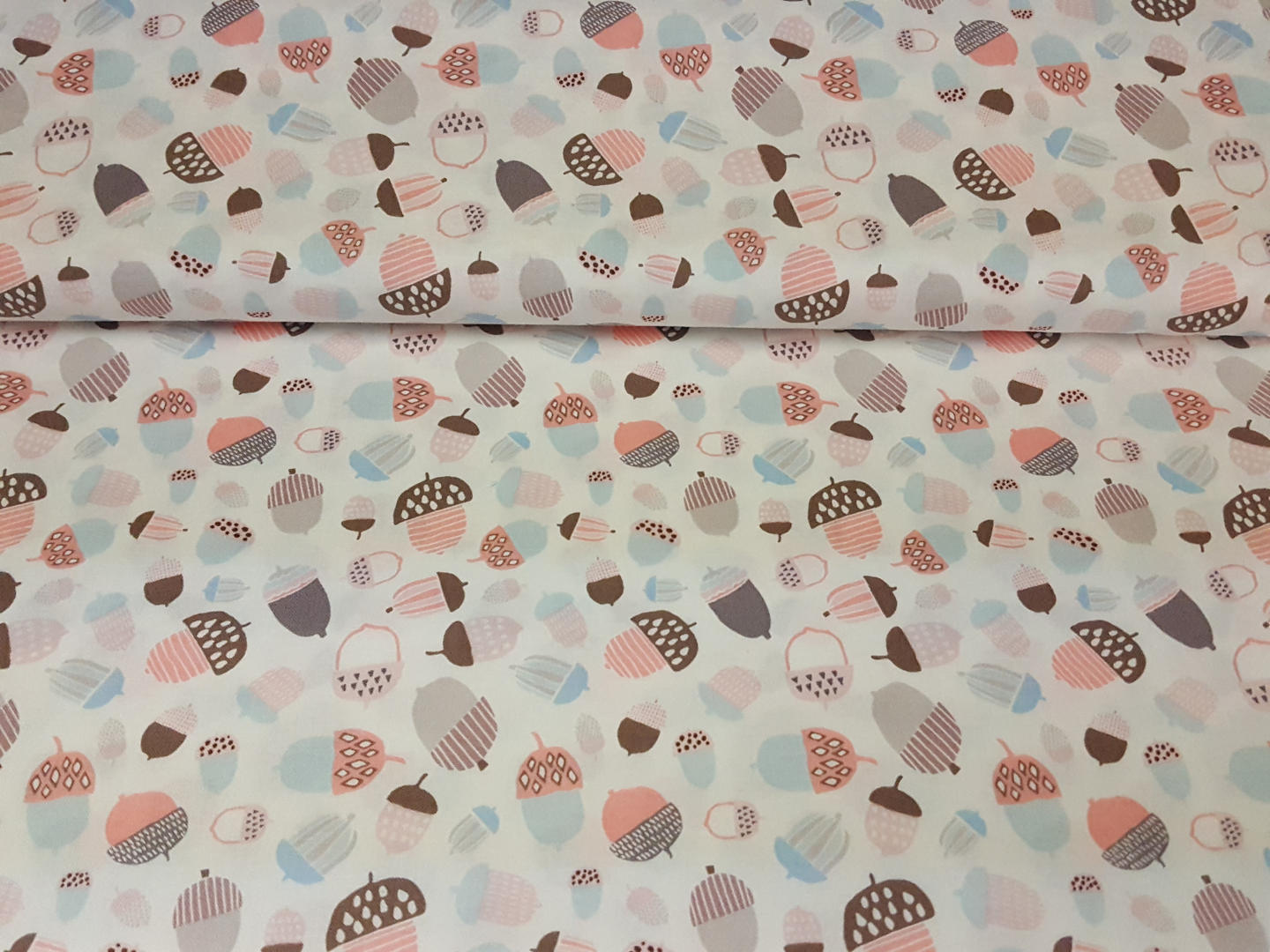Watson in the Woods offwhite/hellblau/rosa/taube