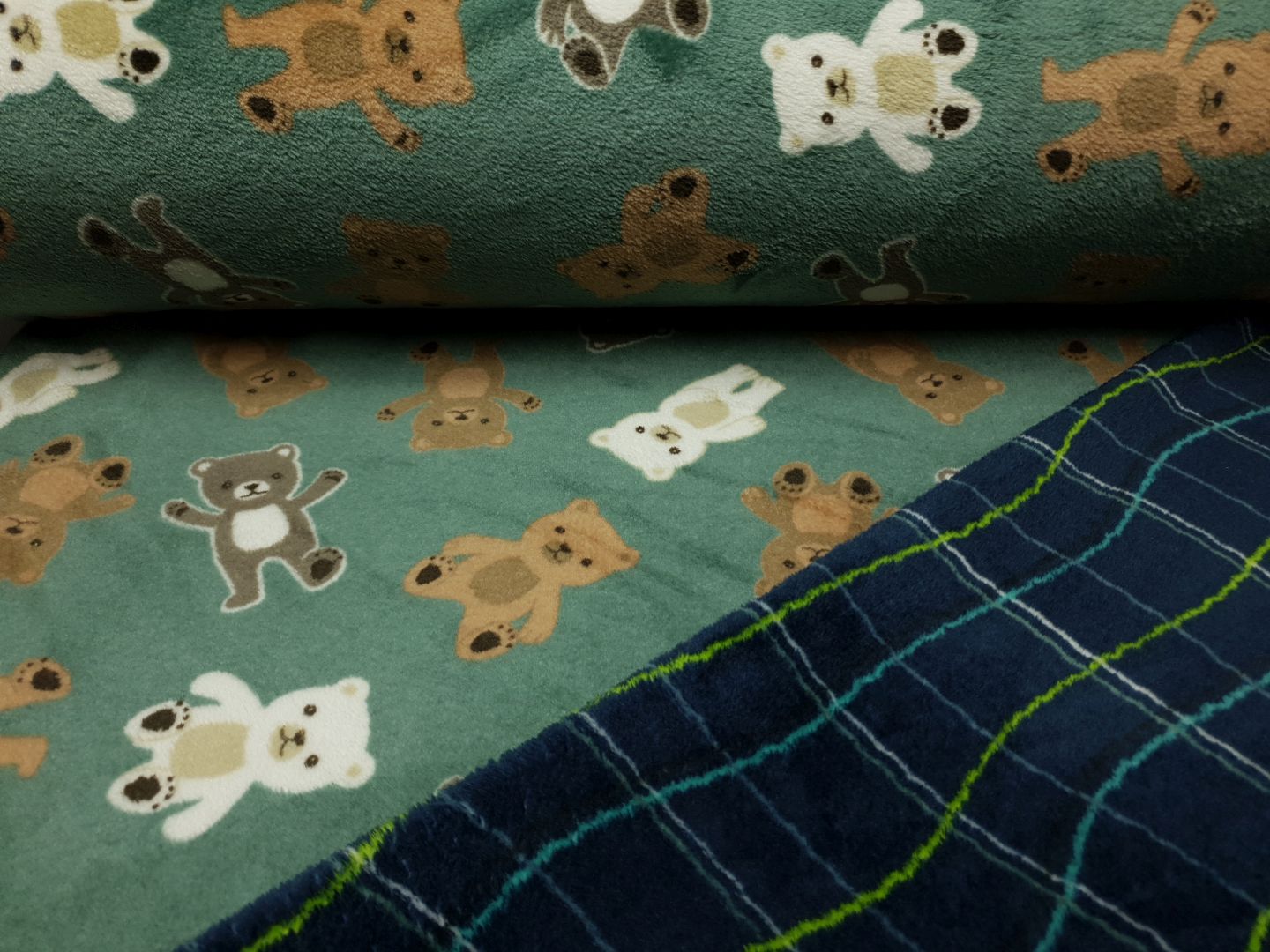 Einzelstück Wellnessfleece Bears dustygreen/braun/dunkelblau