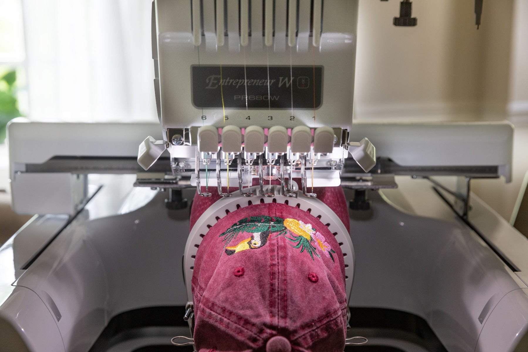 Brother PR680W Stickmaschine (6 Nadeln)