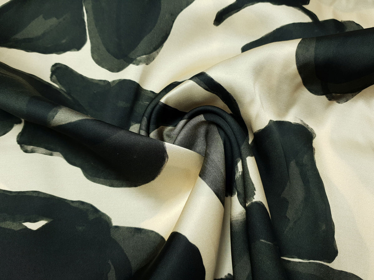 Big Flowers beige/schwarz