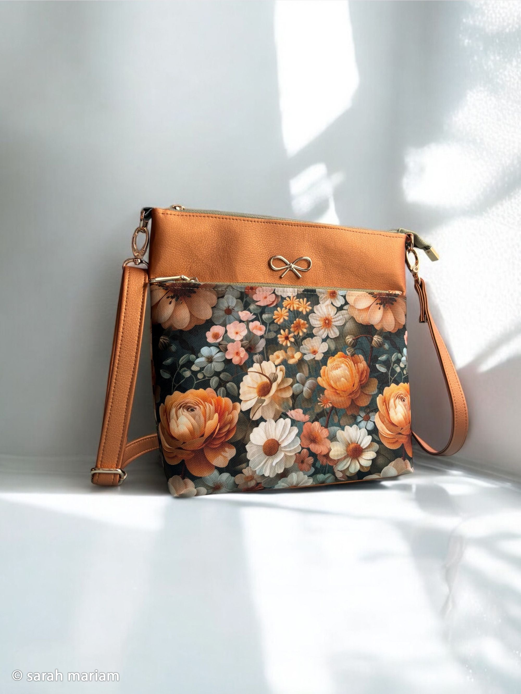 Flowing Bloom by Sarah Mariam petrol/apricot/altrosa/creme