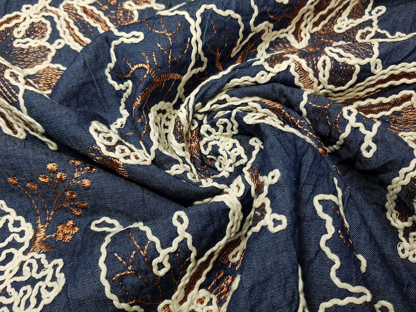 Einzelstück Jeans Embroidery Flowers denim/ecru/bronze