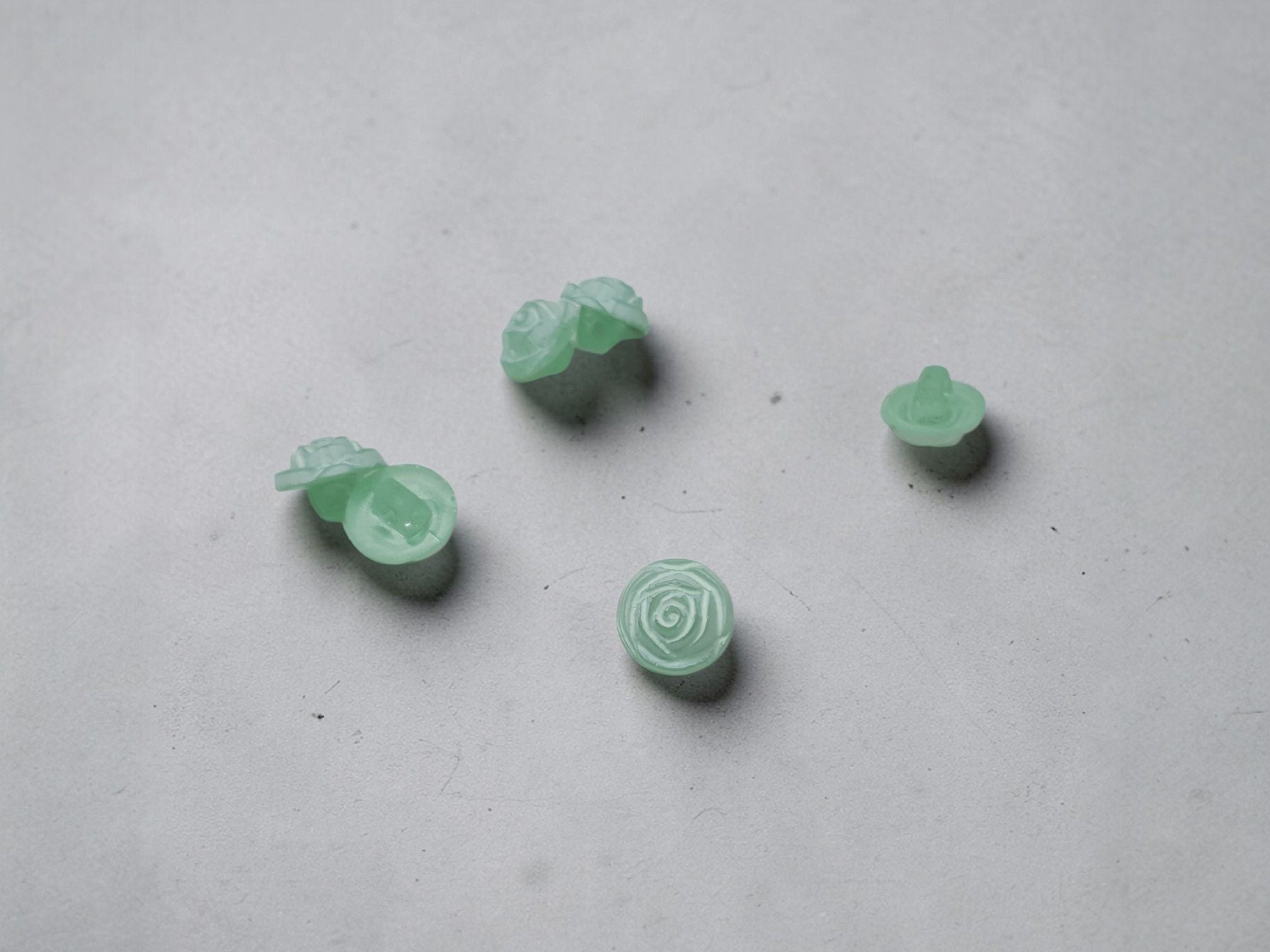 Kunststoffknöpfe Roses 11mm