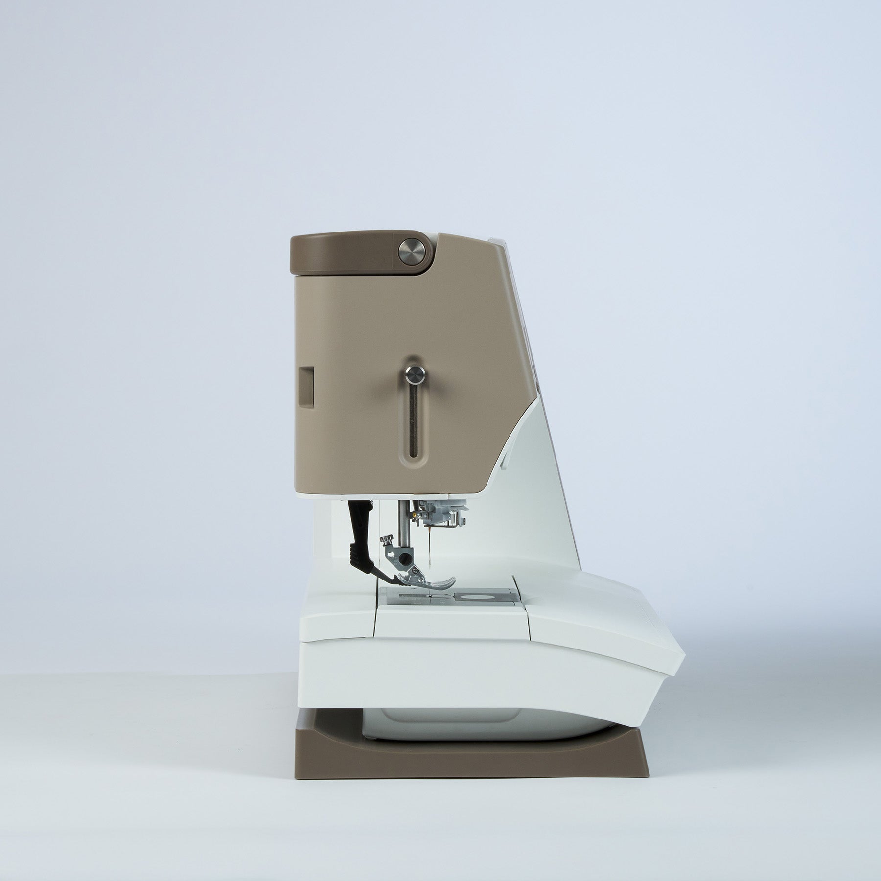 PFAFF creative elevate 680 Näh- und Stickmaschine