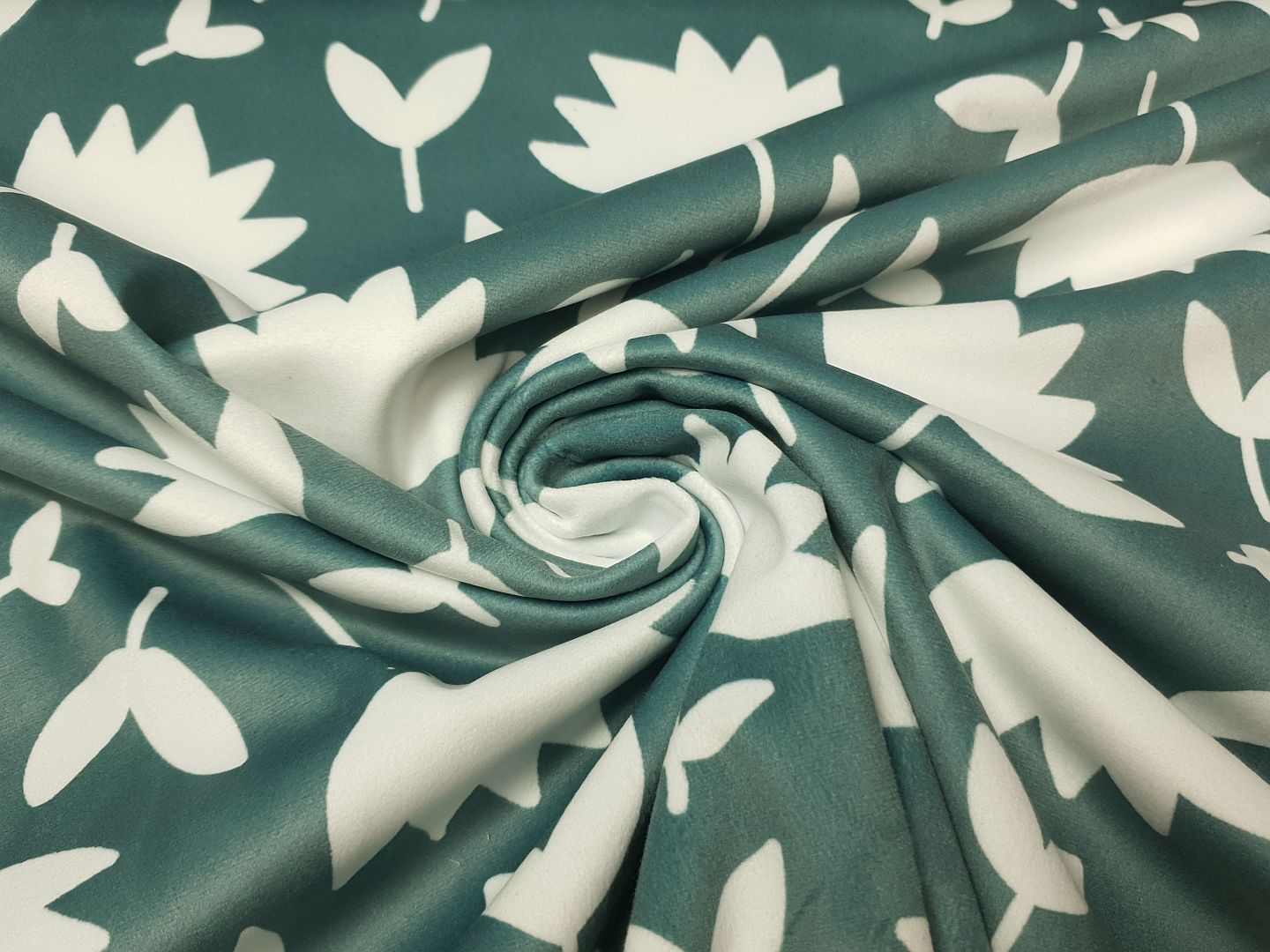 Velvet Flowers by Emjo Design dustymint/weiss