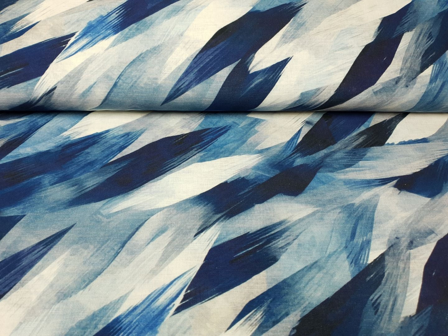 Adria offwhite/dunkelblau/stahlblau