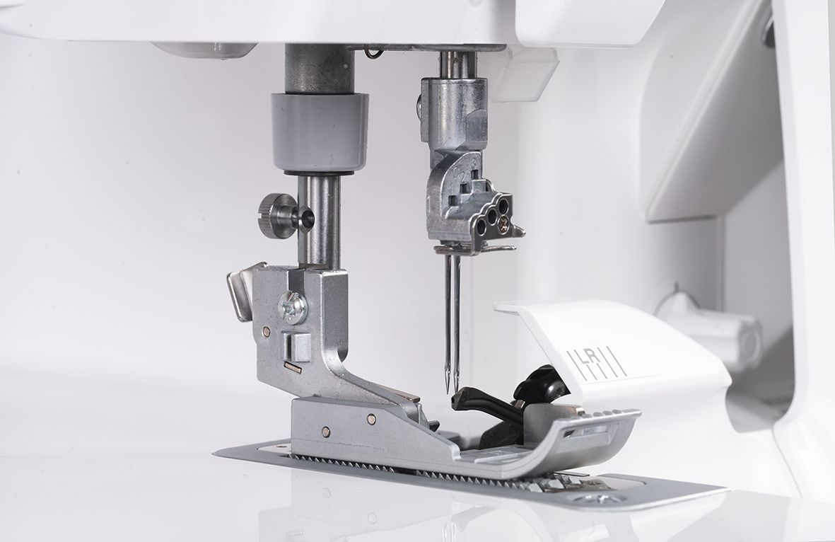 Baby Lock Aspire kombinierte Overlock- und Coverlockmaschine