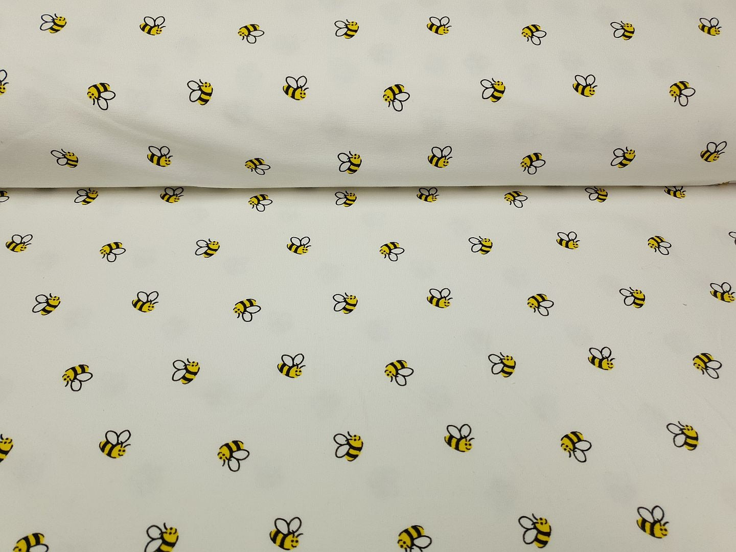 Bees offwhite/gelb/schwarz