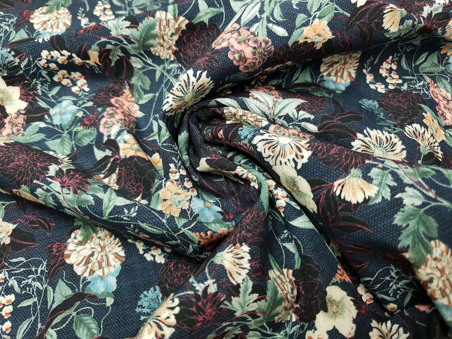 Benjamin dunkelblau/grün/schwarz/rosa