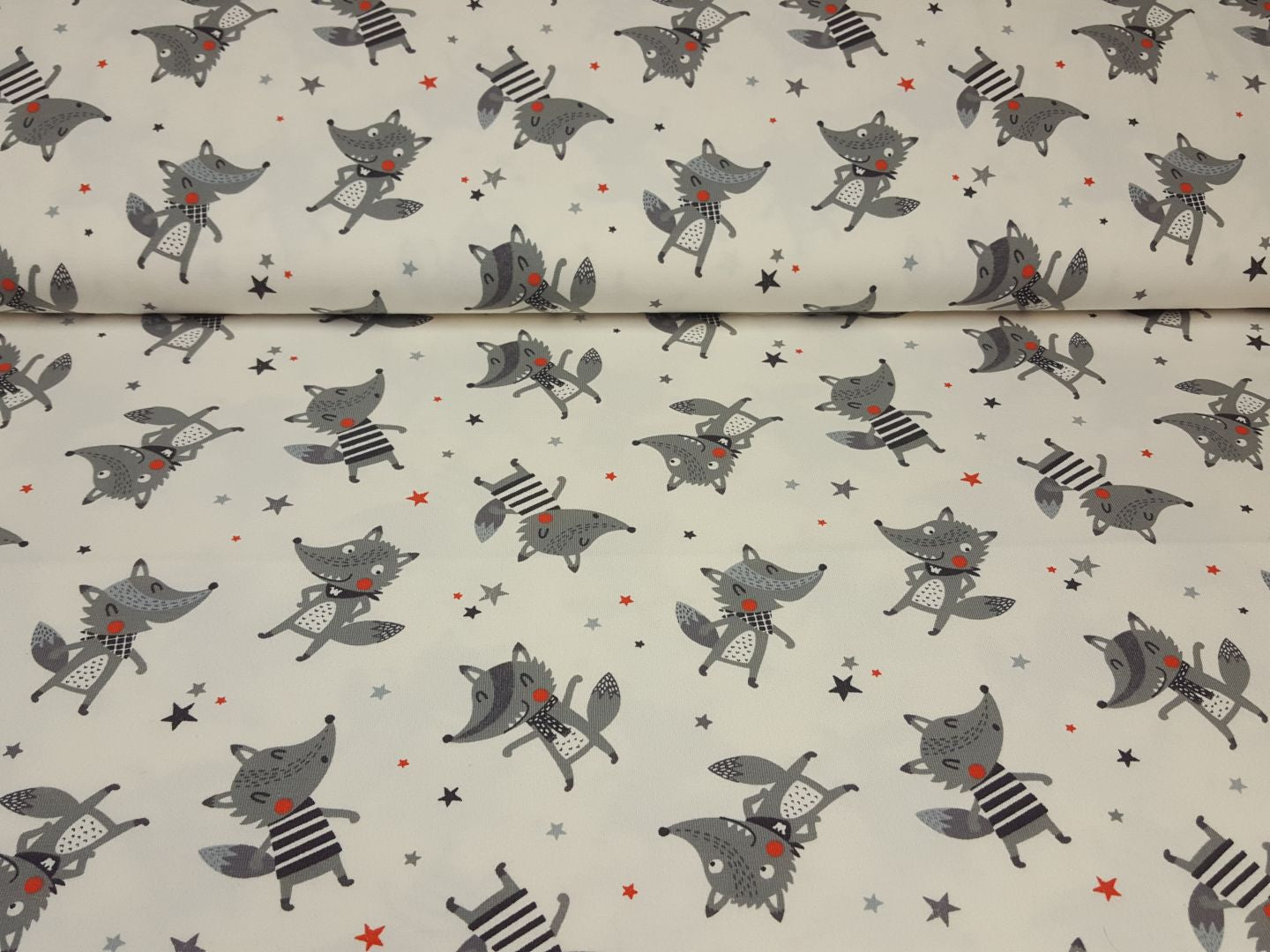 Bio-Baumwolljersey Wolf offhwite/grau/rot