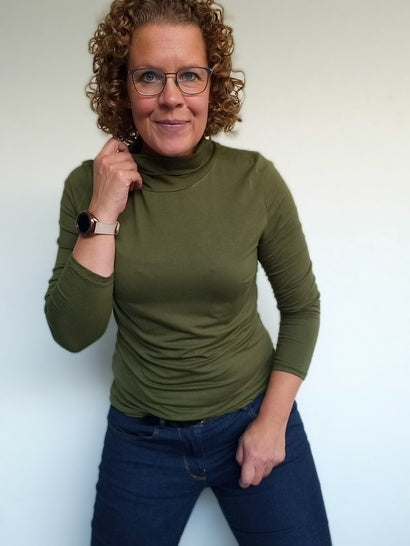 Papierschnittmuster Rollkragen Pullover Damen von Fadenkäfer