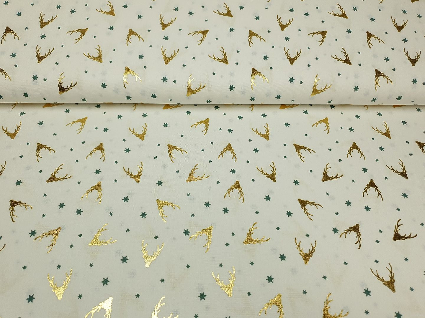 Christmas Deer offwhite/grün/gold