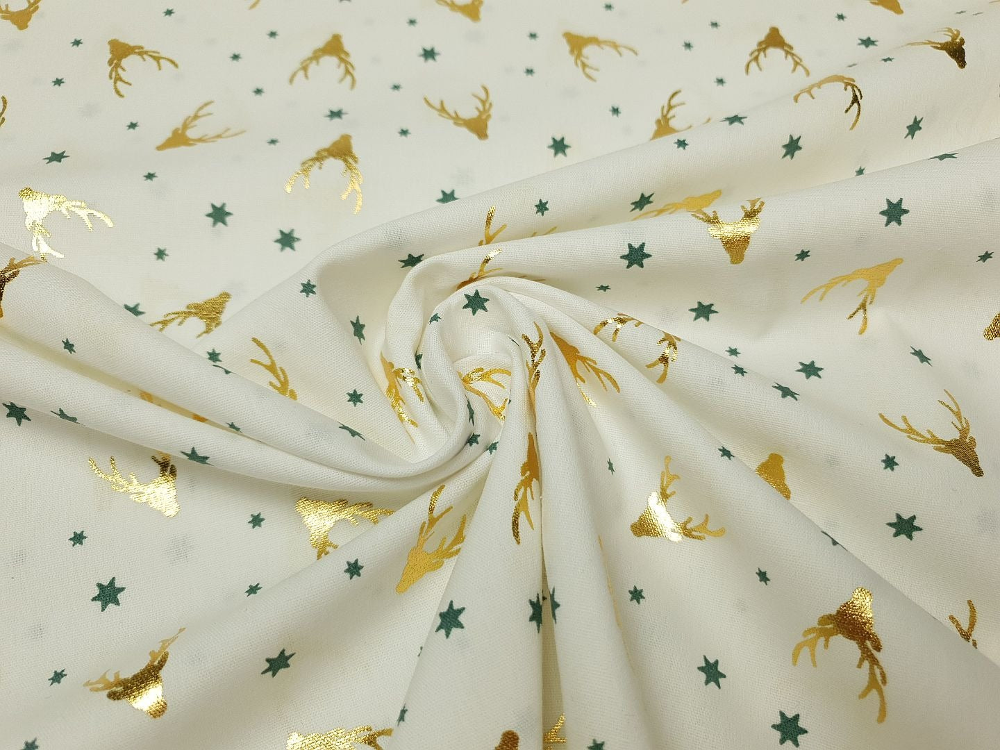 Christmas Deer offwhite/grün/gold