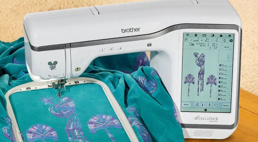 Brother Stellaire XE2 Stickmaschine mit LED-Pointer & Disney