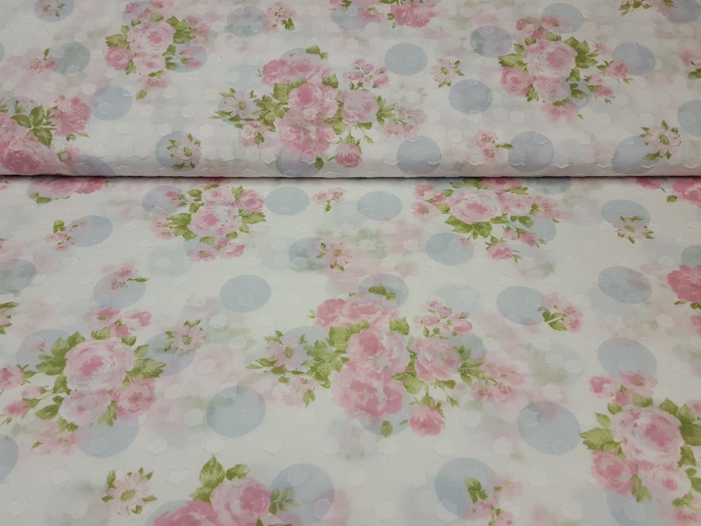 Dots and Roses offwhite/hellblau/rosa