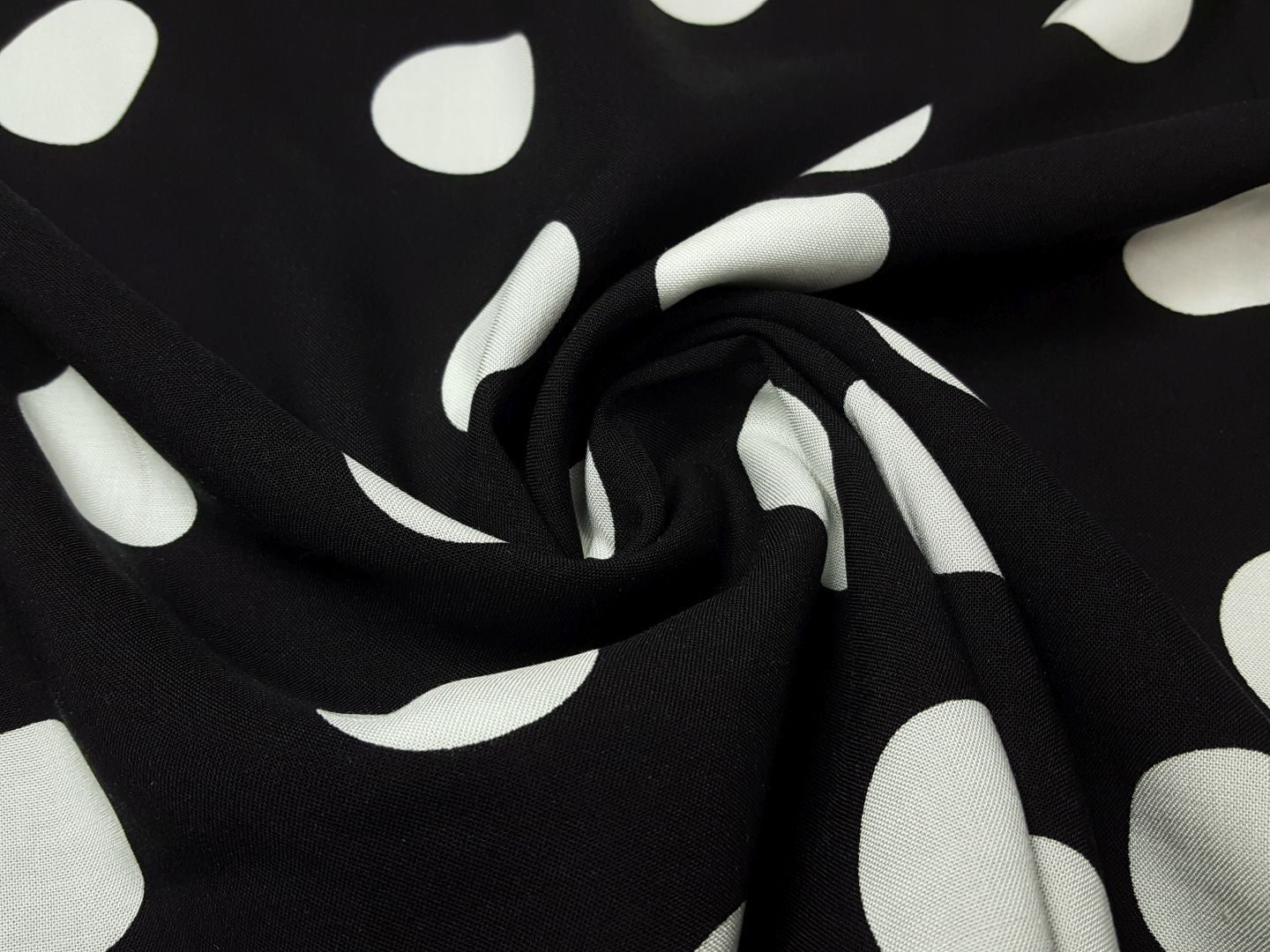 Einzelstück Dots schwarz/weiss