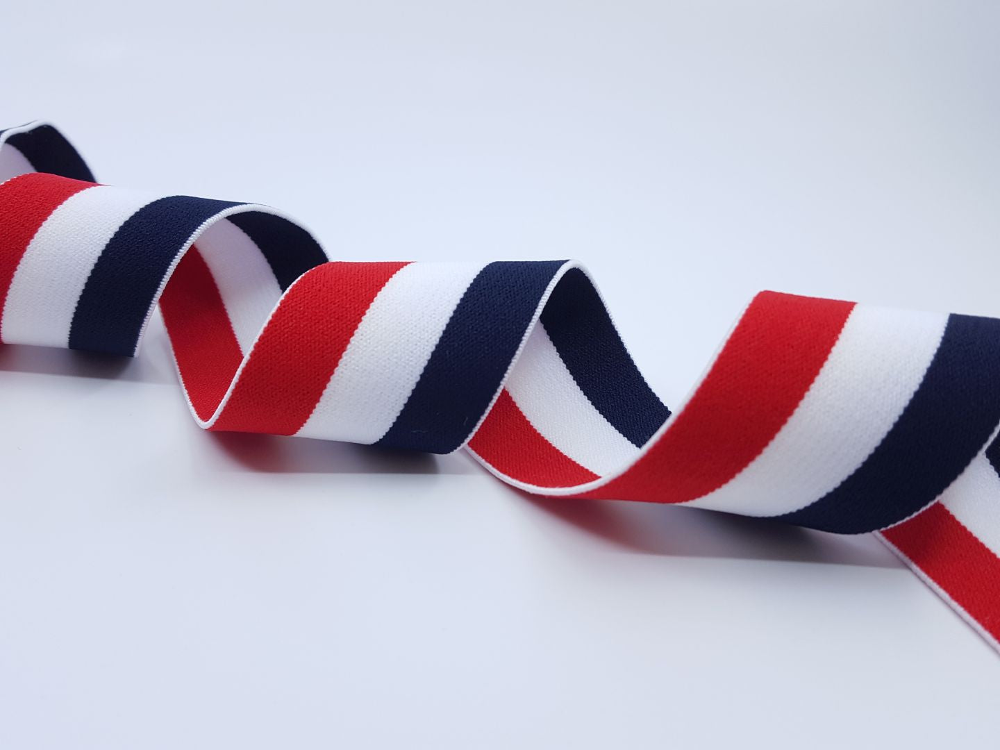 Elastisches Gummiband dunkelblau-weiss-rot
