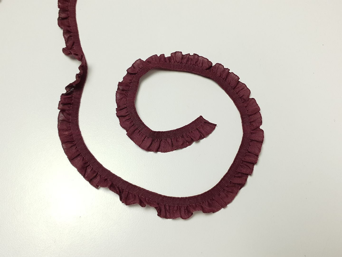 Elastisches Kräuselband bordeaux