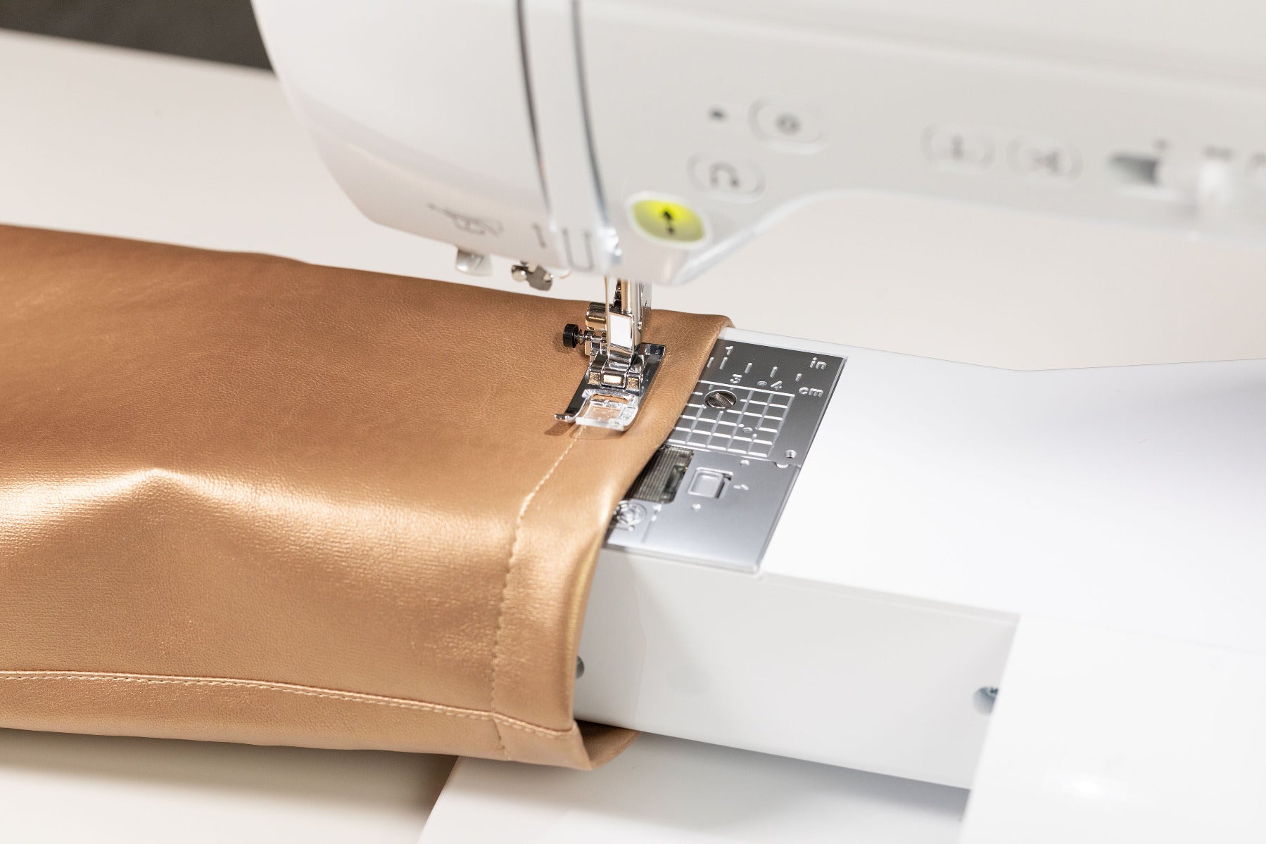 Brother Innov-is F560 Näh- und Quiltmaschine