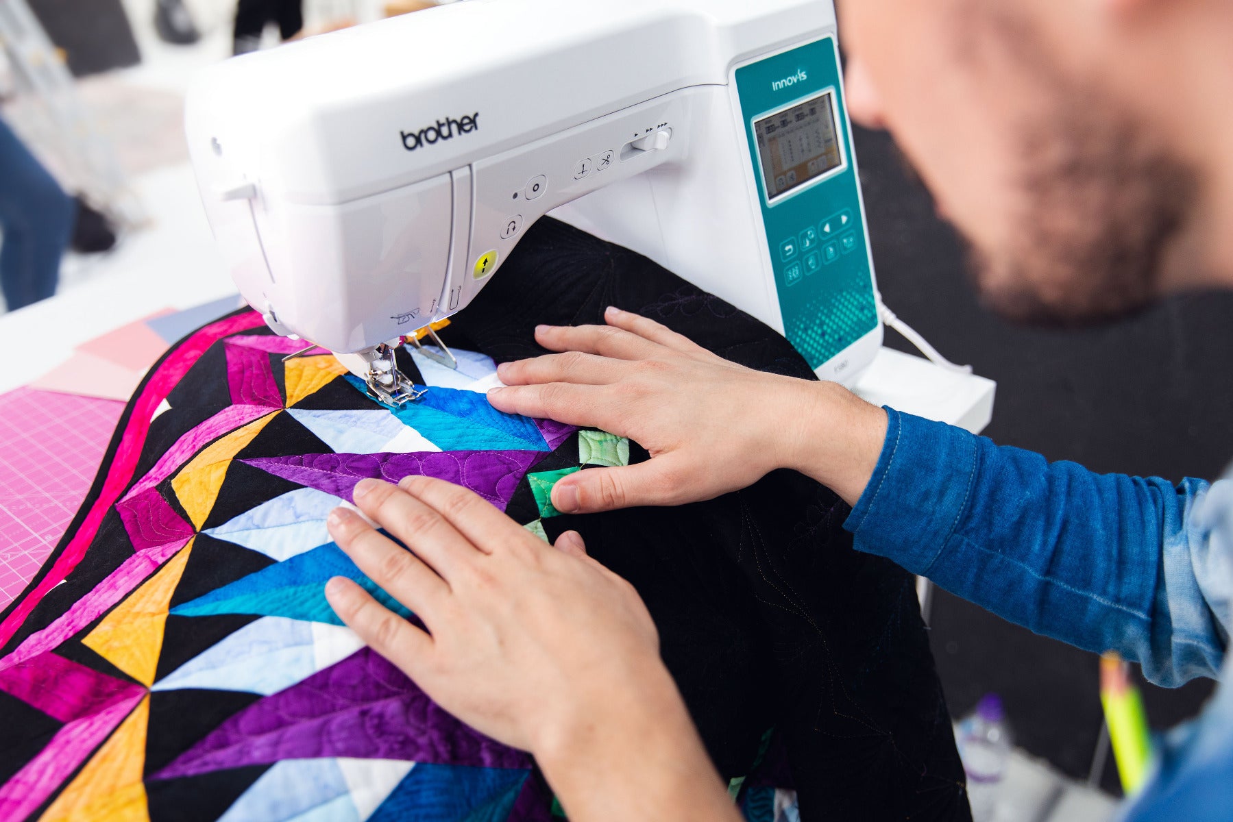 Brother Innov-is F580 Näh-und Stickmaschine