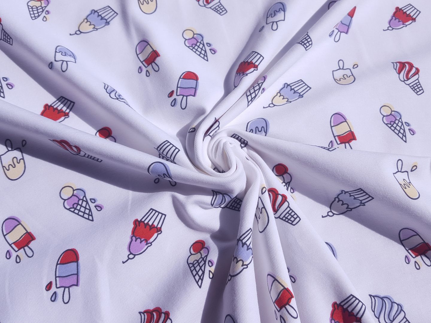 Farbwechsel Jersey Ice cream offwhite/rot/bunt