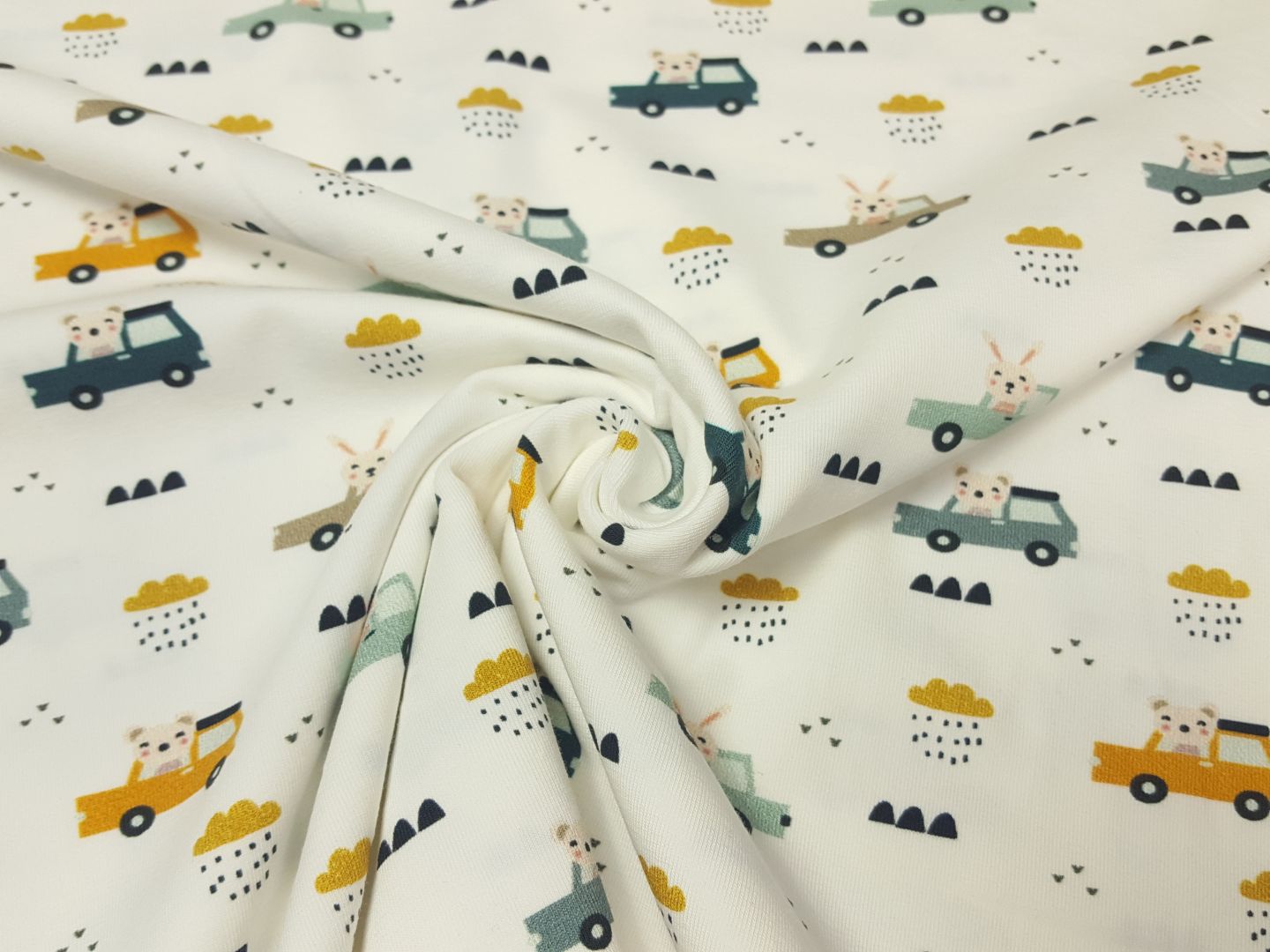 Funcar offwhite
