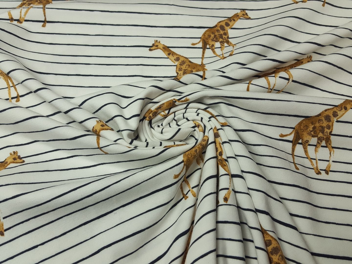 Giraffe & Stripes offwhite/schwarz/ocker