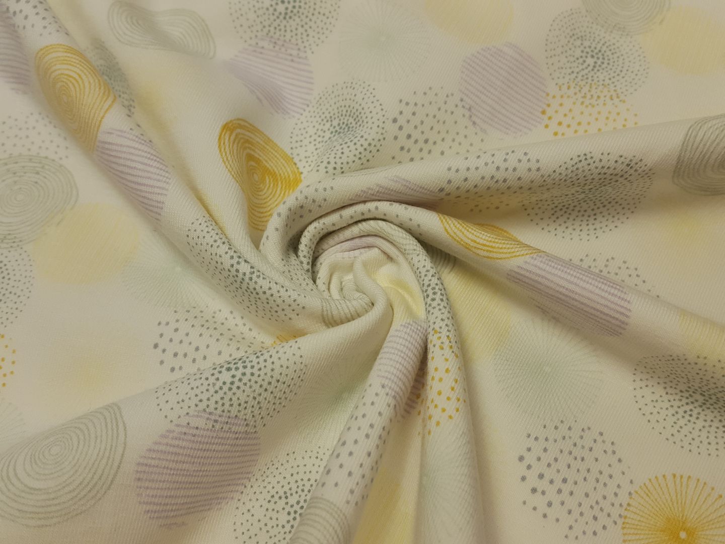 Graphic Dots offwhite/pastell