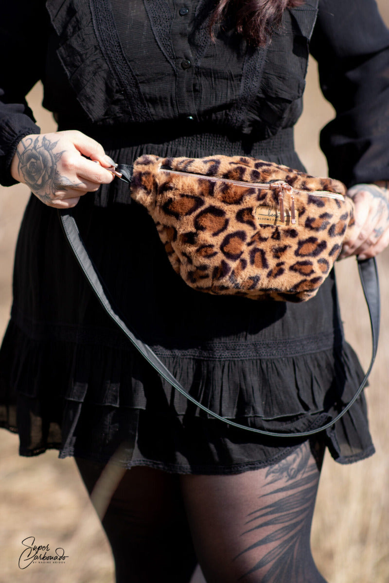 Papierschnittmuster Bauchtasche von Fadenkäfer