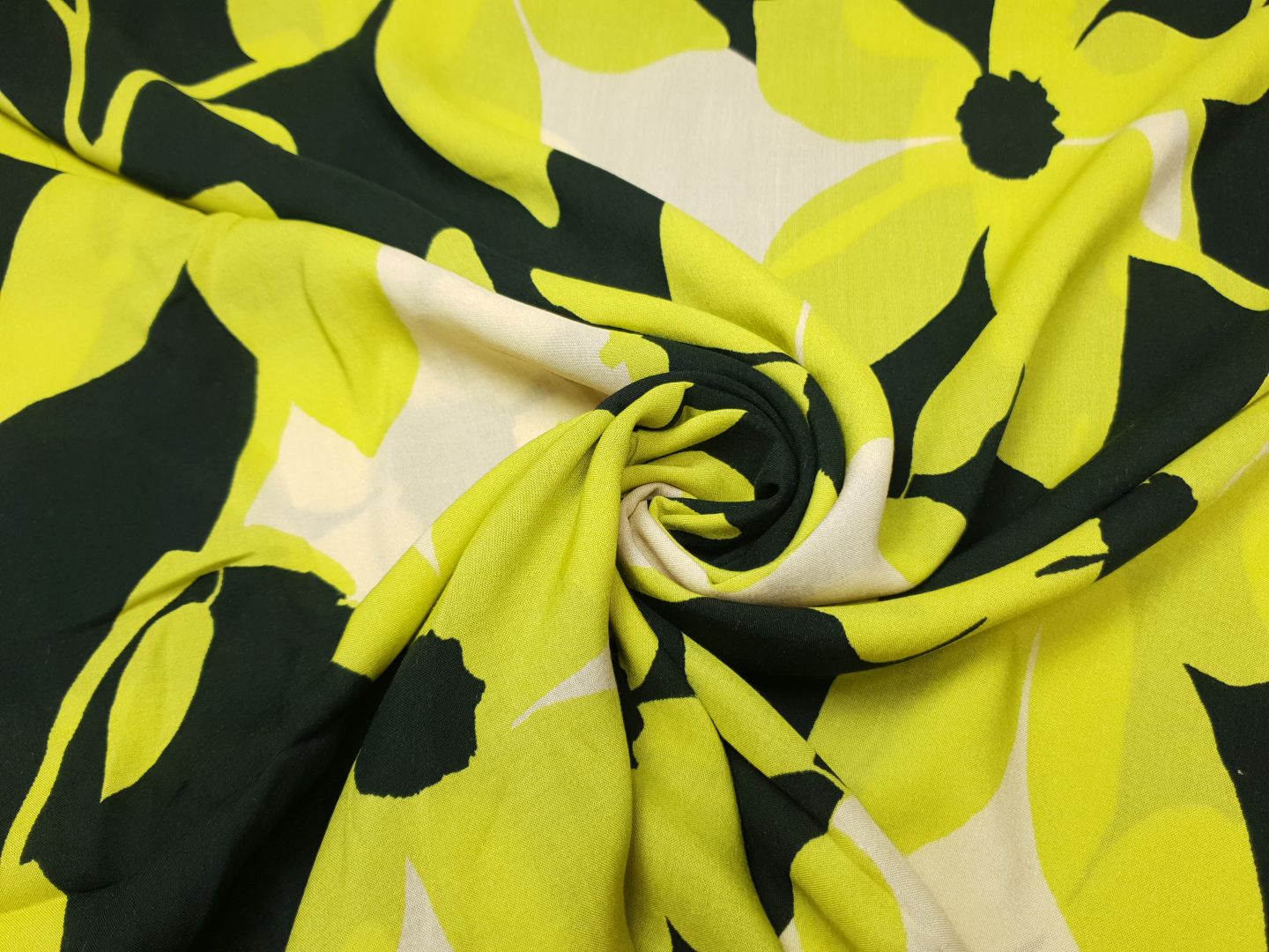Iri Flower schwarz/ecru/lime