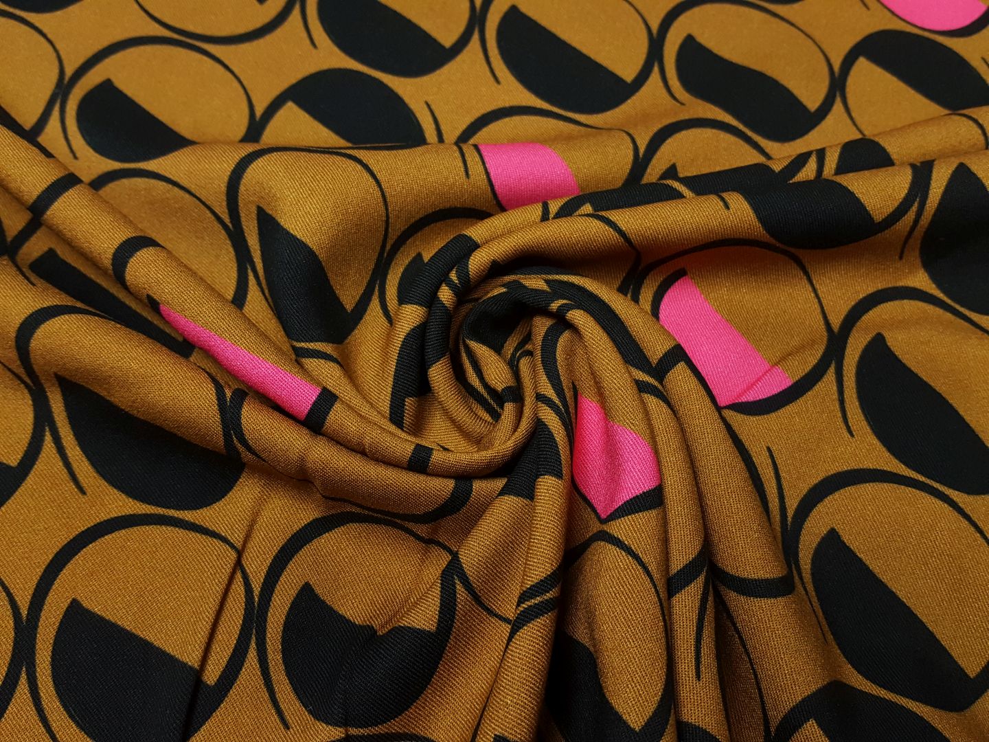 Iselin fuchsbraun/schwarz/pink