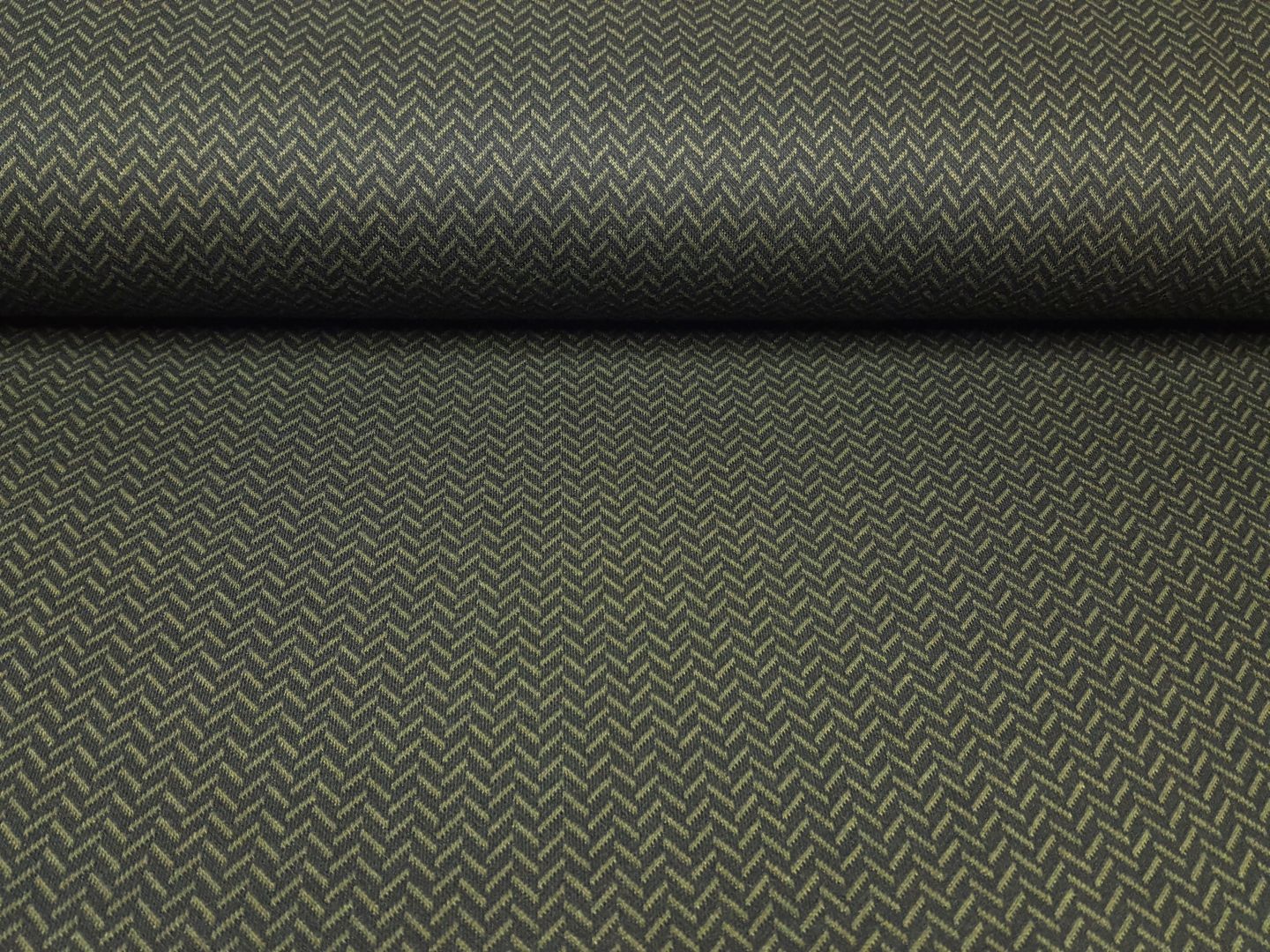 Jacquard Fischgrät schwarz/oliv