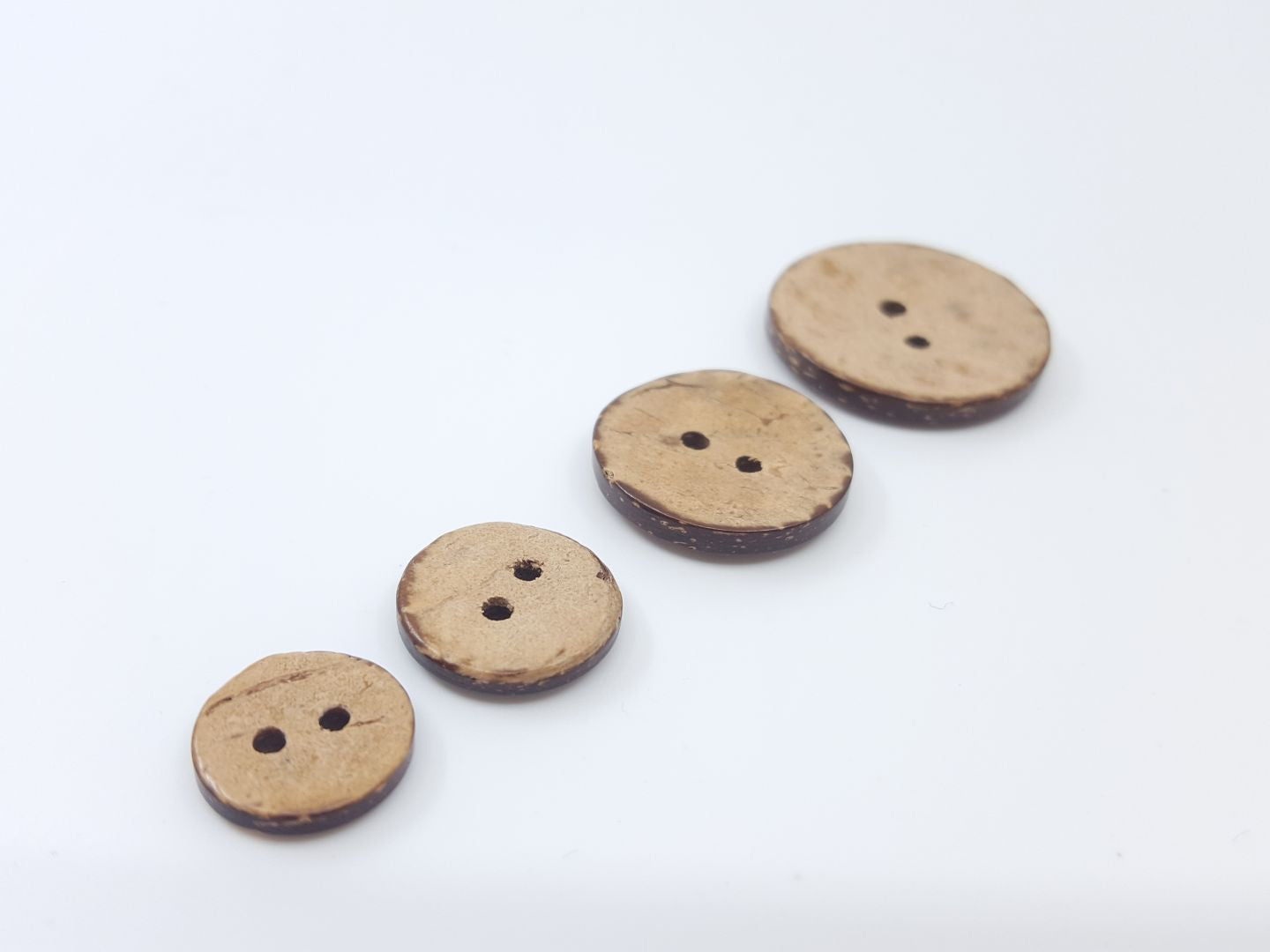 Kokosnuss-Knöpfe dunkelbraun/beige 20mm