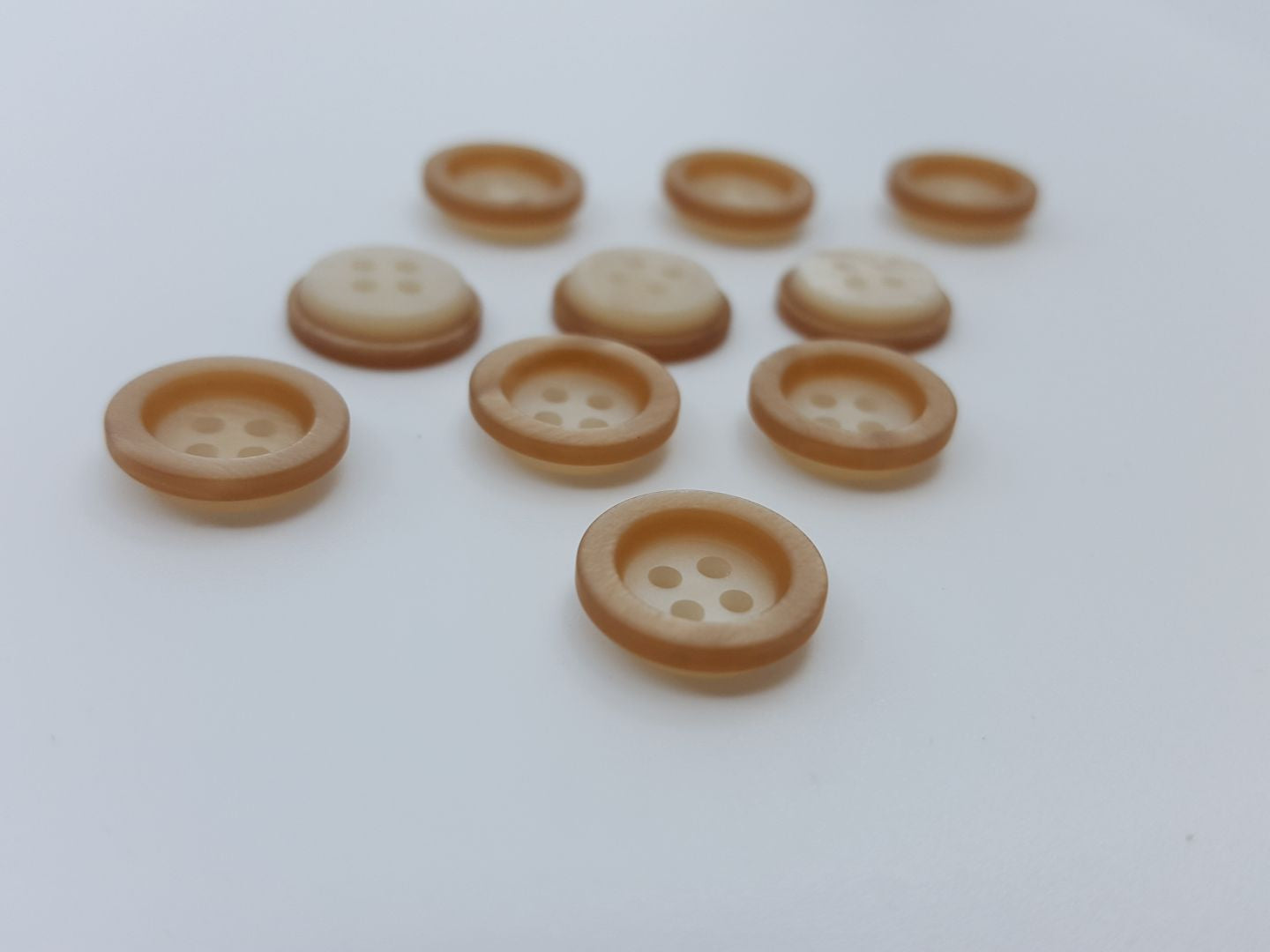 Kunststoffknöpfe mit Rand beige 11mm