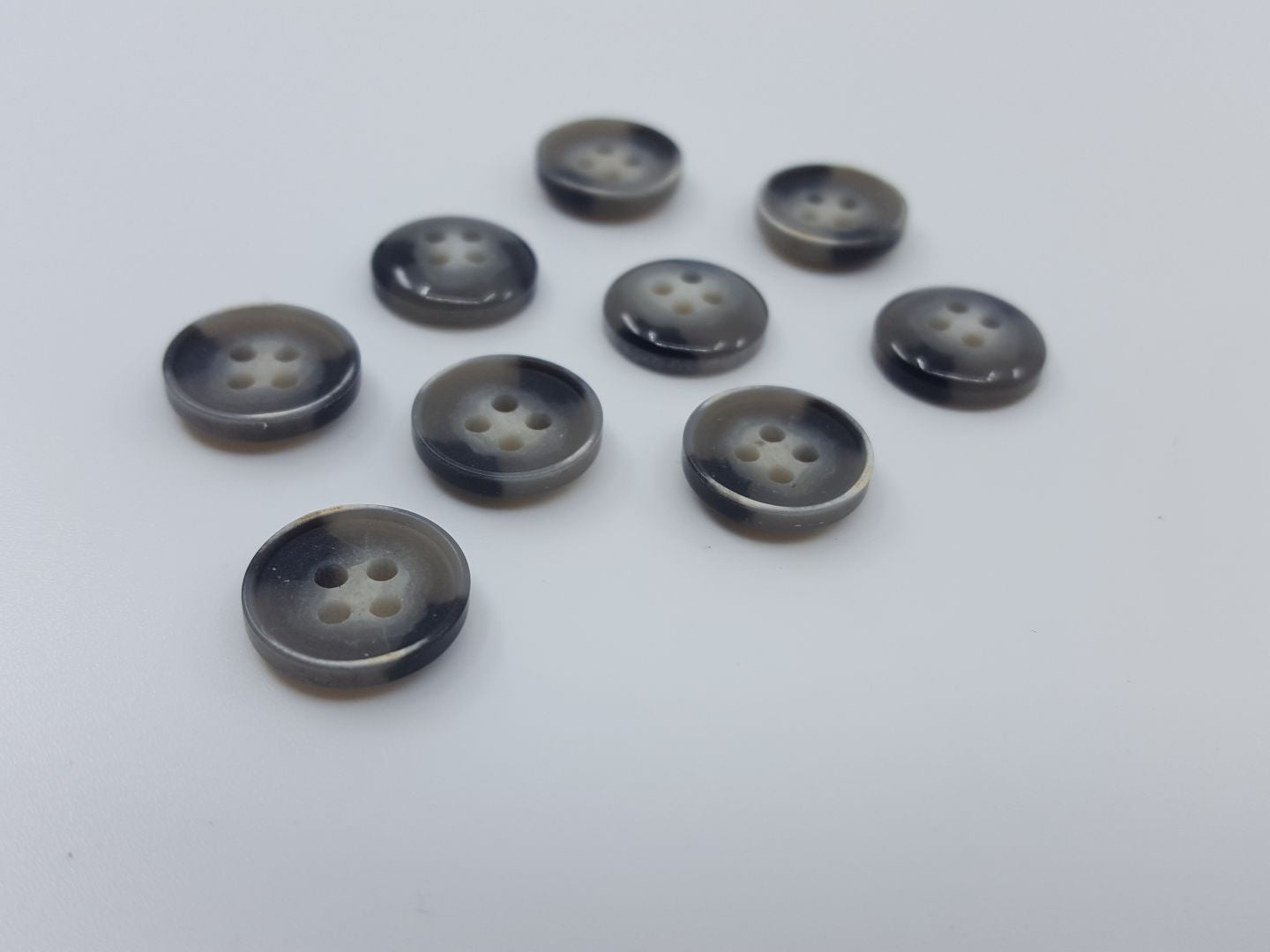 Kunststoffknöpfe mit Rand grau 12mm