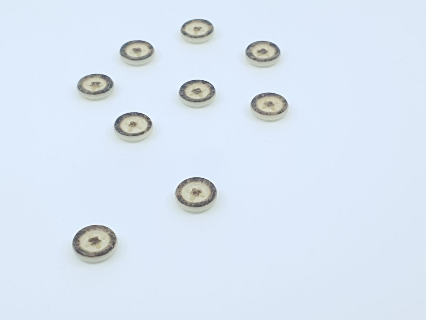 Kunstoffknöpfe mit Rand 15mm creme/dunkelbraun