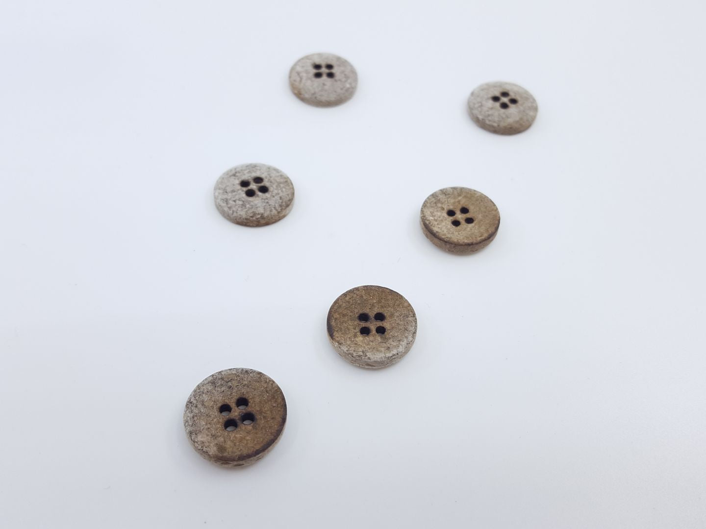 Kunststoffknöpfe 17mm beige