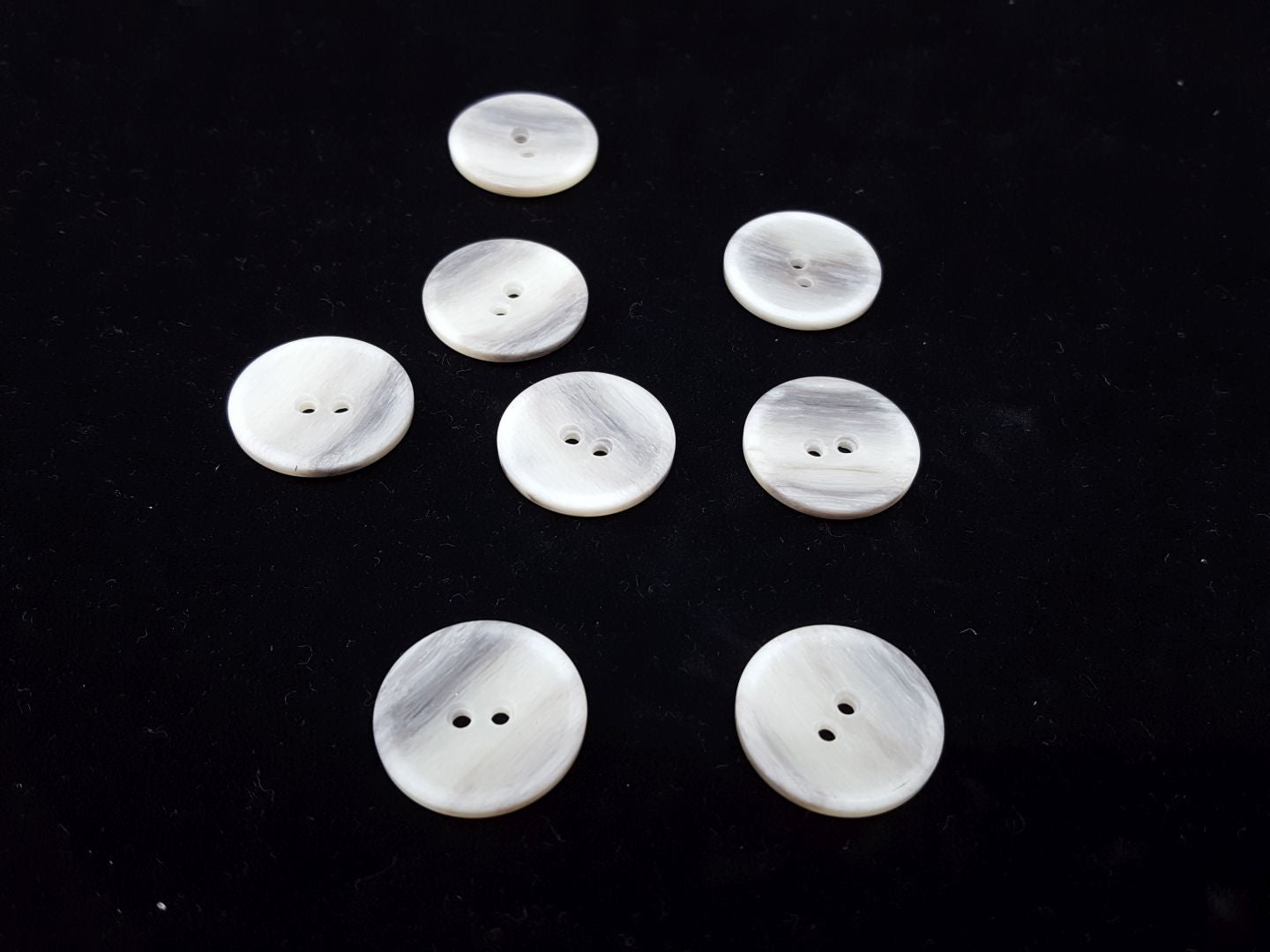 Kunststoffknöpfe hellgrau melange 22mm