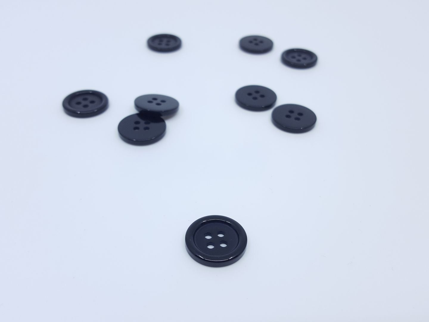 Kunststoffknöpfe mit Rand 18mm schwarz