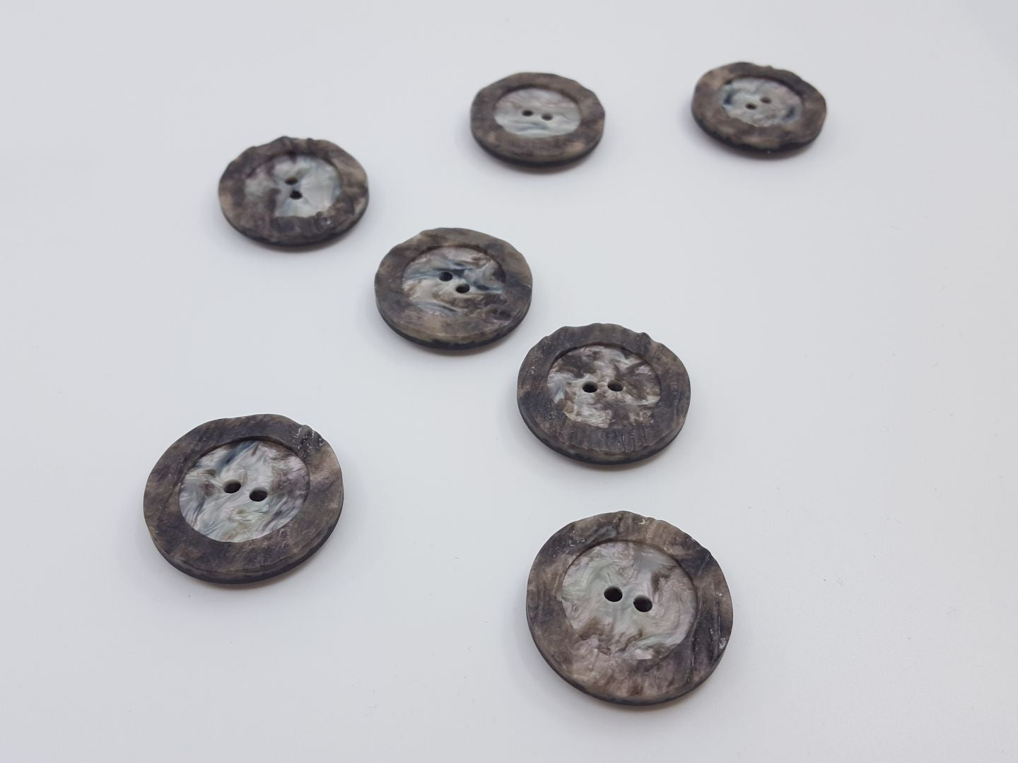 Kunststoffknöpfe mit Rand perlmuttartig 34mm
