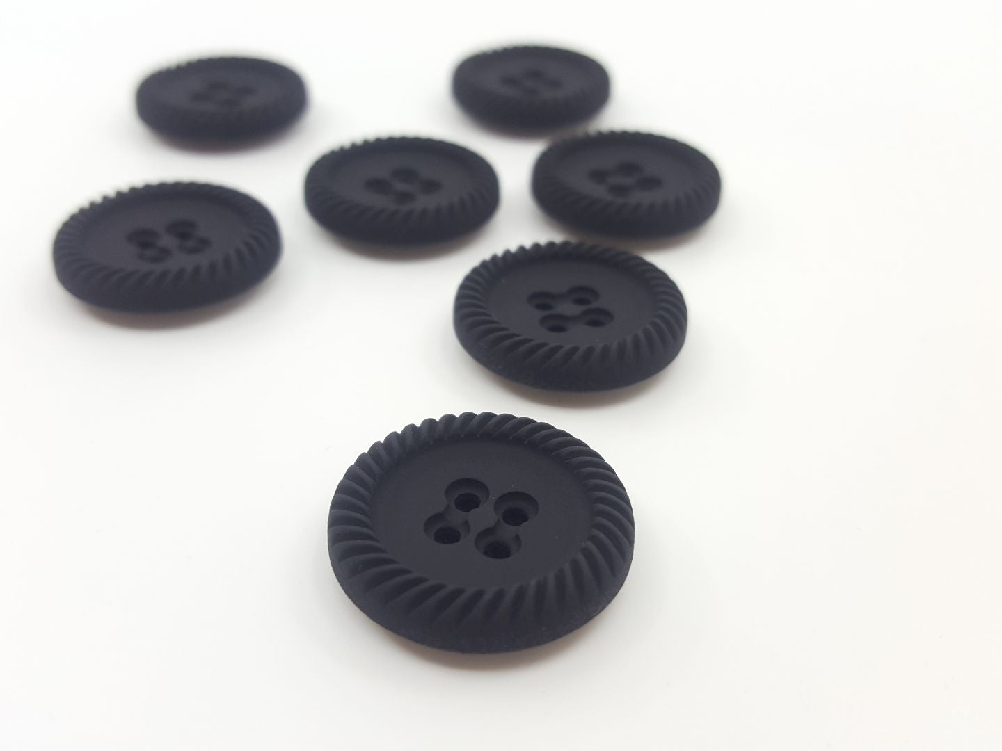 Kunststoffknöpfe mit Rand schwarz 23mm