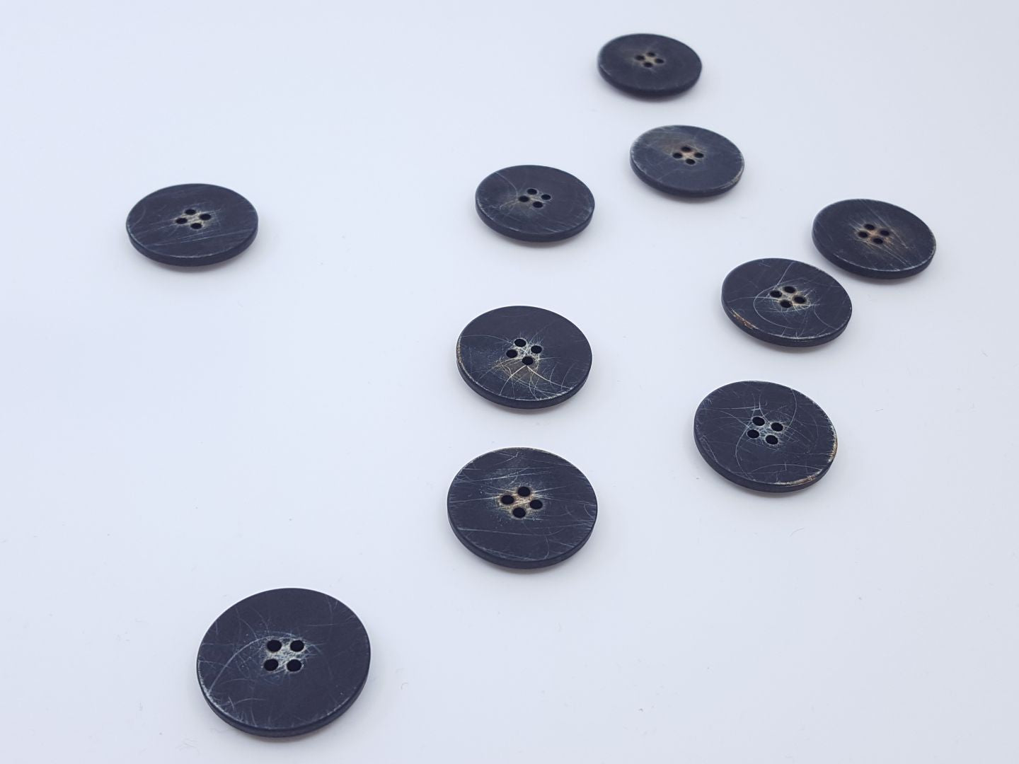 Kunststoffknöpfe schwarz 22mm