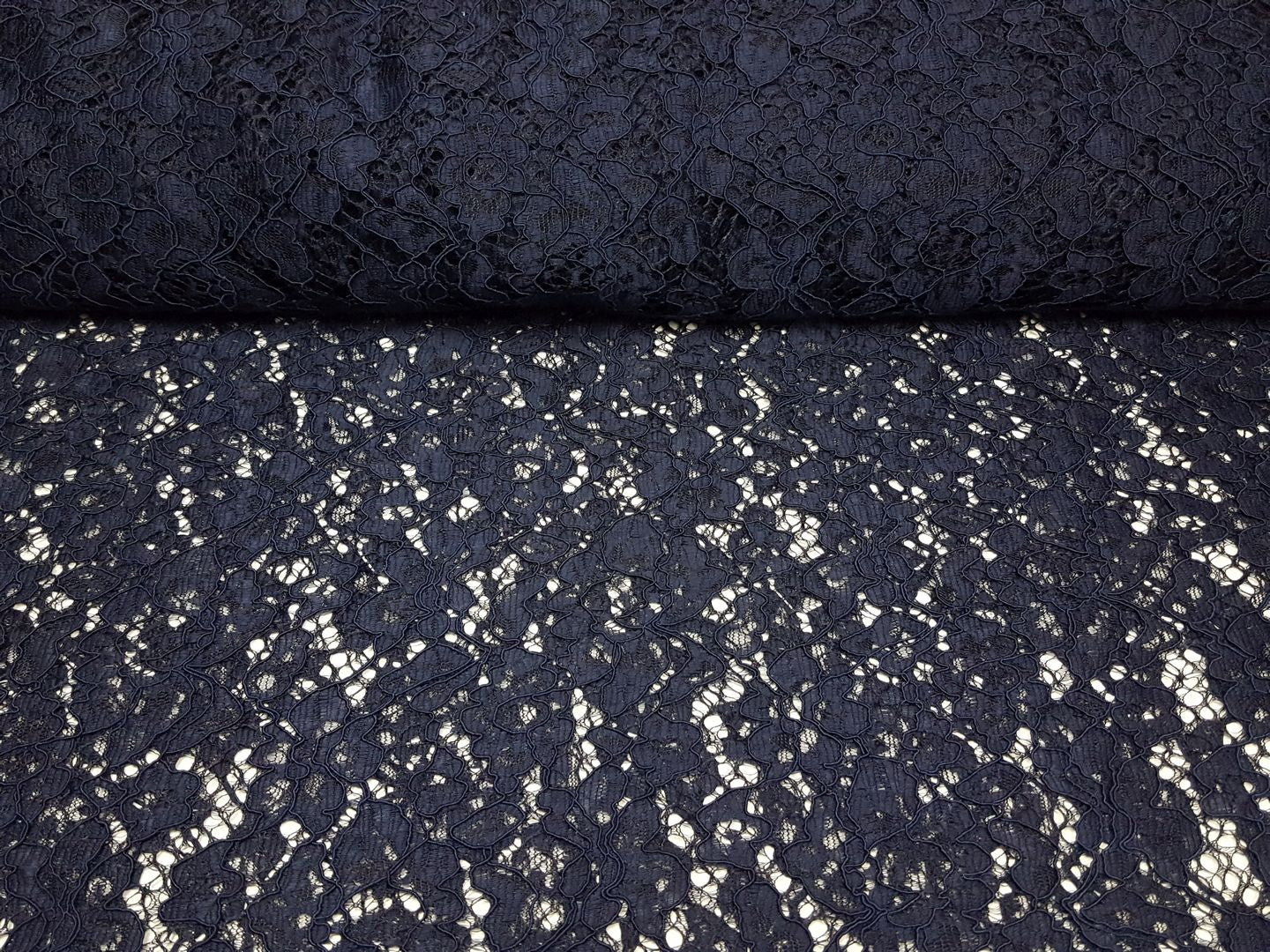 Lace uni marine