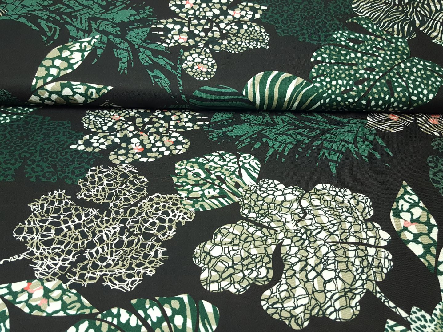 Leaves schwarz/sand/khaki/grün
