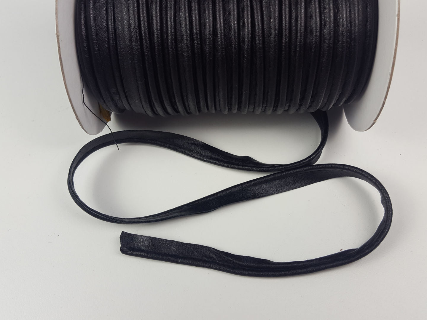 Leder Paspel 10 mm doppelseitig schwarz