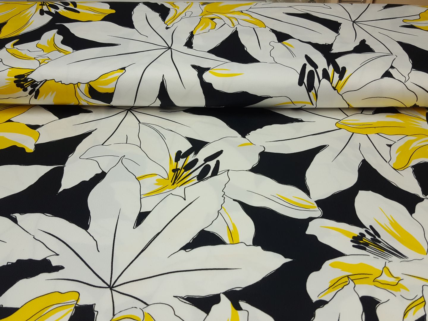 Lilla Lilly weiss/schwarz/gelb