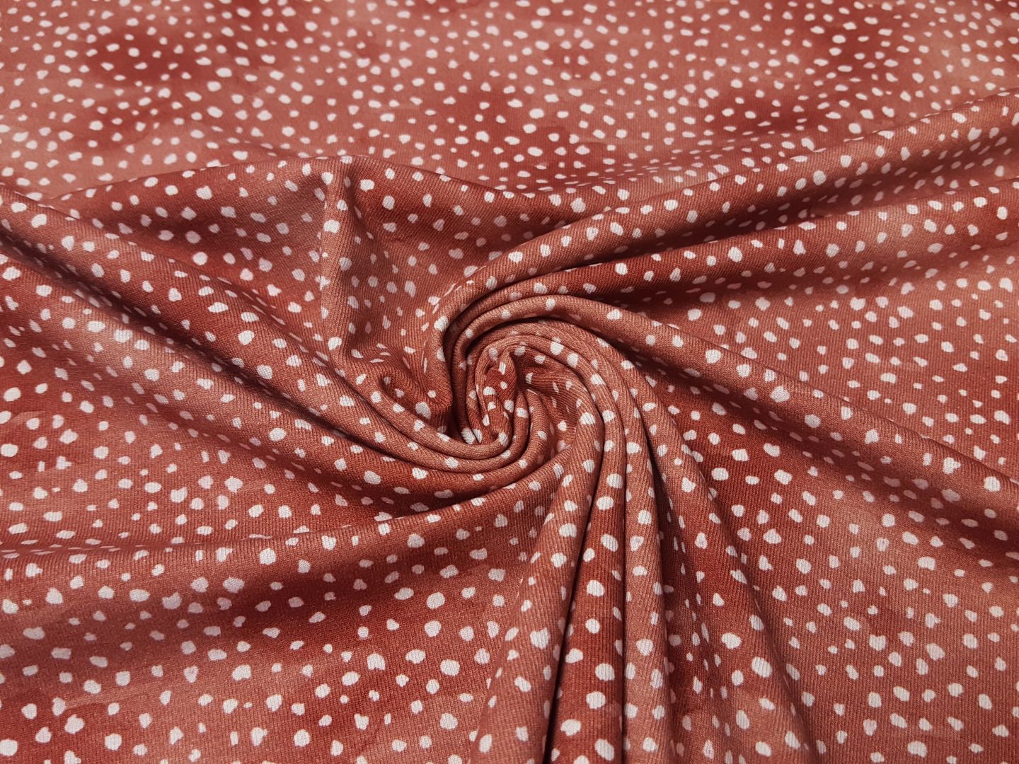 Lutin Dots rost